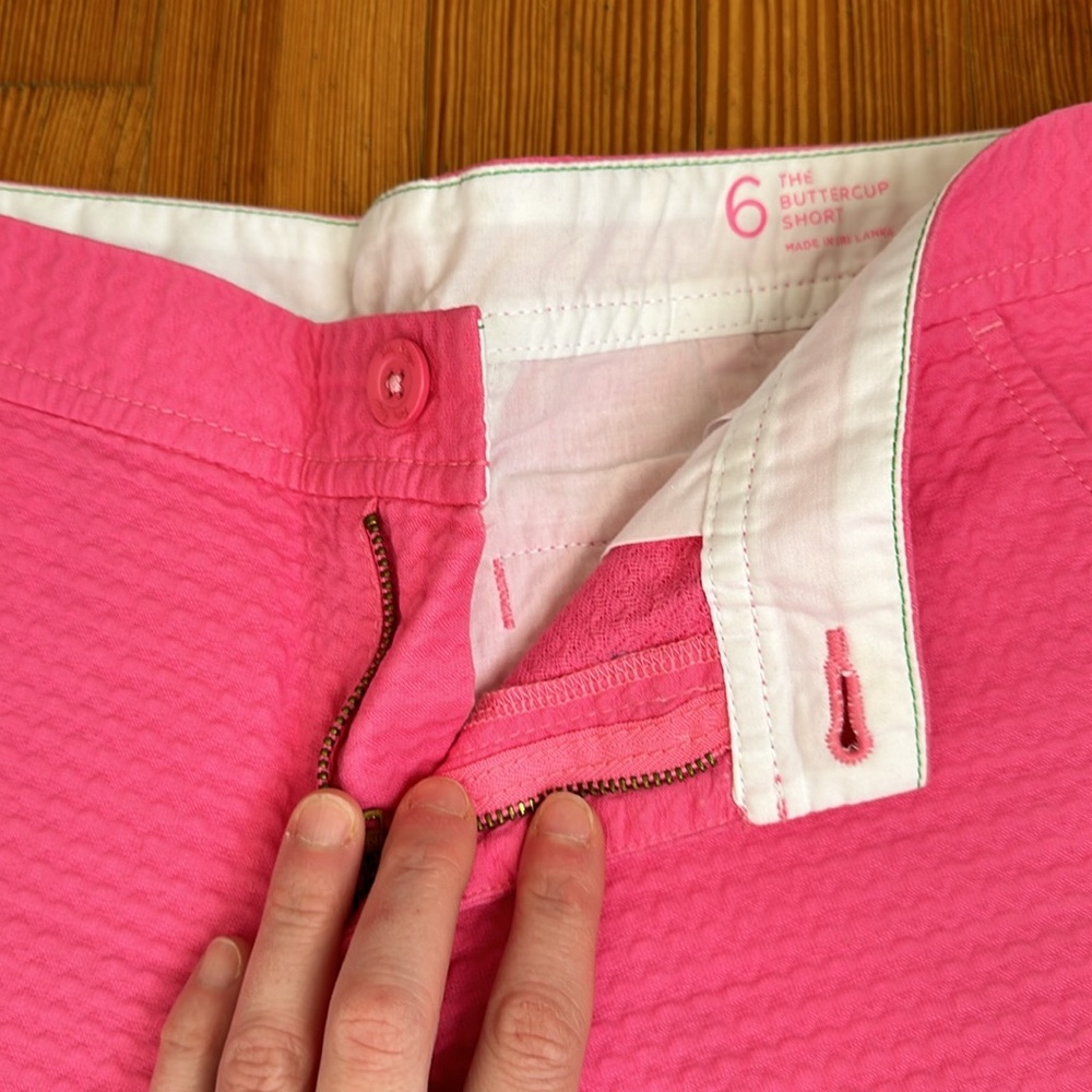 Lilly Pulitzer, hot pink scallop shorts - Picture 3 of 6